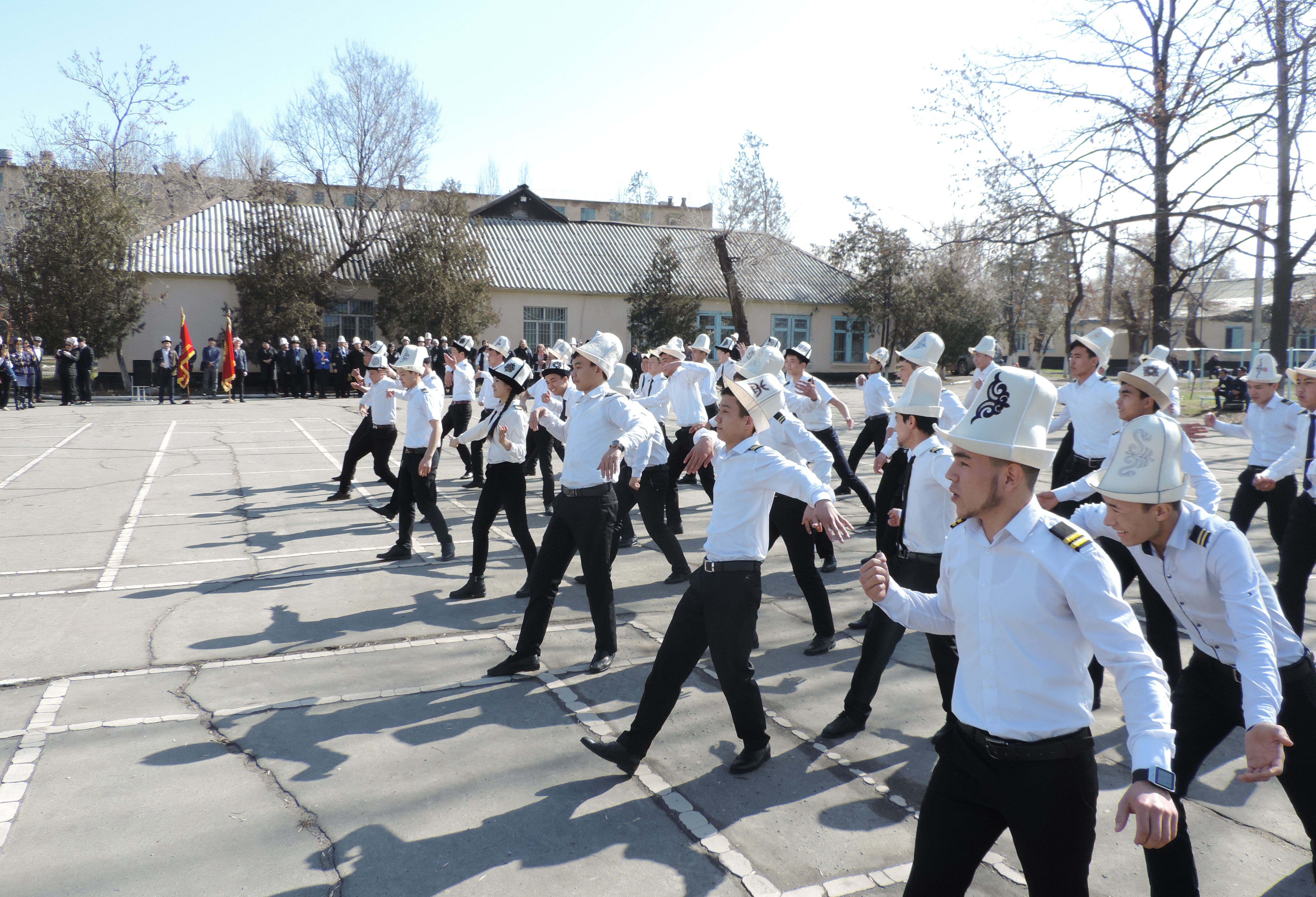 5 марта в Кыргызстане отмечается День Ак калпака (Ак калпак күнү). Был организован флешмоб студентам...