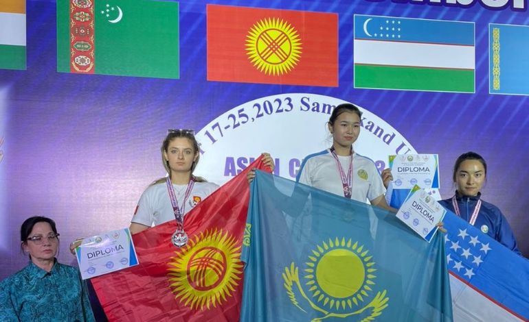 Студентка института завоевала серебряную медаль на Кубке Азии по армрестлингу