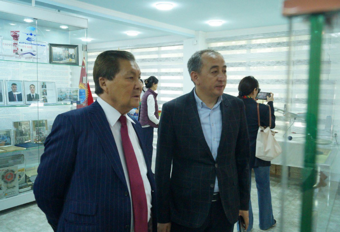 Связь времен и поколений: Ветеран ФАТУГА посетил Кыргызский авиационны...
